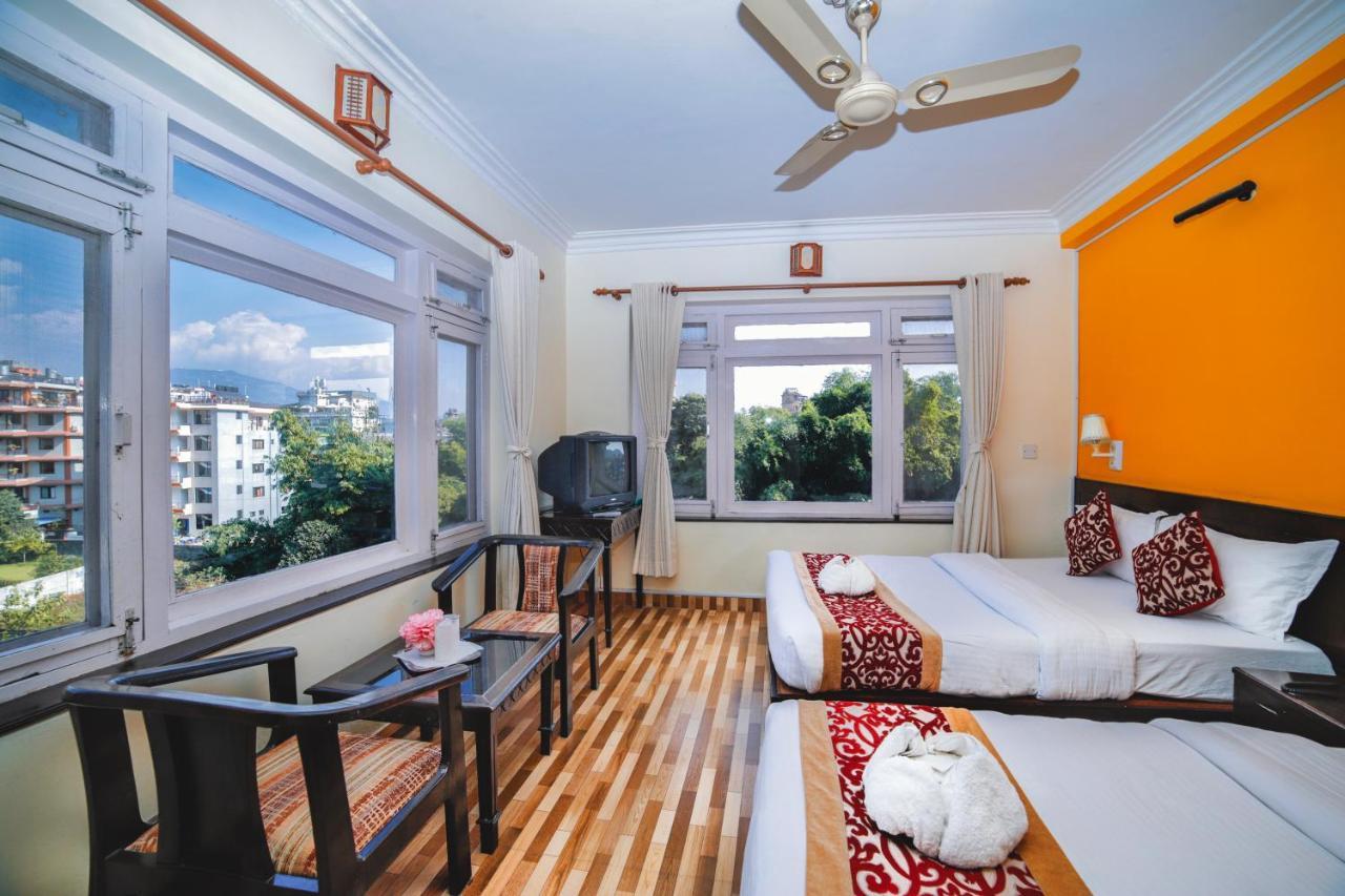 Hotel Panorama Покхара Экстерьер фото